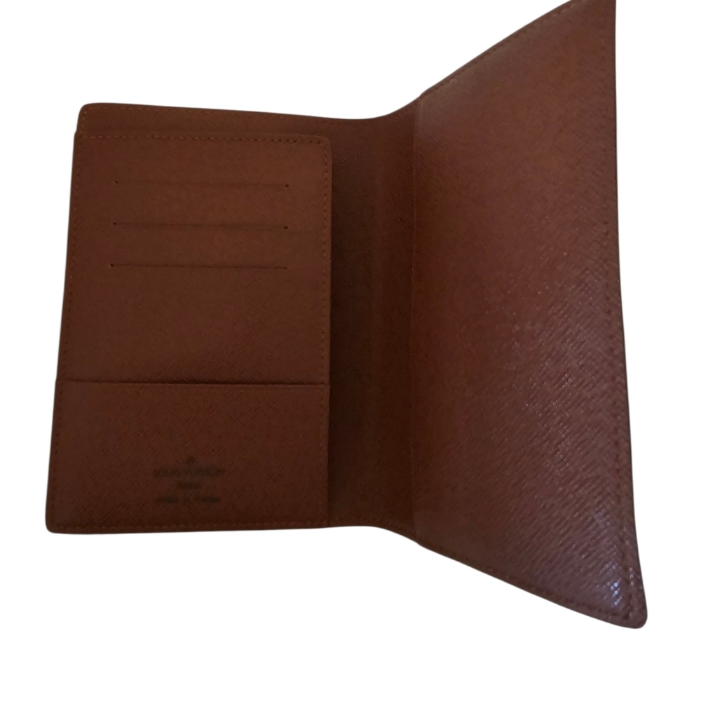 Louis Vuitton Brown Textured Leather Passport/Card Holder - Picture 3 of 10